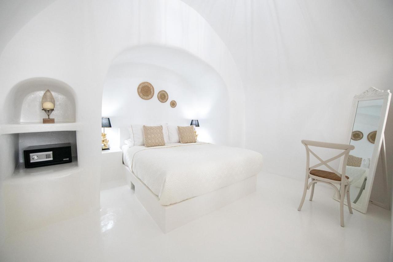 Ambi Santorini Oia (Santorini)